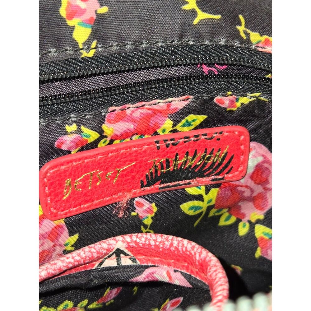 Betsey Johnson Lips & Lashes Women's Crossbody Bag | Red - Picture 7 of 10